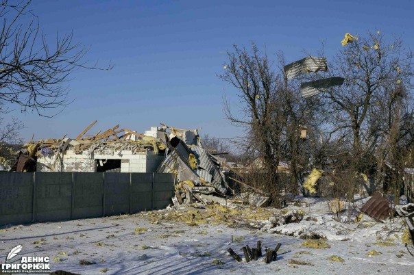 Аэропорт-Спартак-ЯБП продолжается бой, у укропов большие потери, на штурм идти уже не кому.