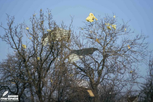 Аэропорт-Спартак-ЯБП продолжается бой, у укропов большие потери, на штурм идти уже не кому.