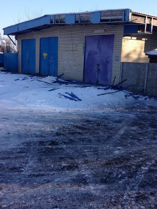 Аэропорт-Спартак-ЯБП продолжается бой, у укропов большие потери, на штурм идти уже не кому.