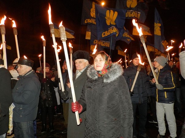Дневник киевлянки: дежурно помянули жертв Холокоста и пошли шагать с нацистами Дневник киевлянки: дежурно помянули жертв Холокоста и пошли шагать с нацистами