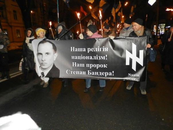 Дневник киевлянки: дежурно помянули жертв Холокоста и пошли шагать с нацистами Дневник киевлянки: дежурно помянули жертв Холокоста и пошли шагать с нацистами