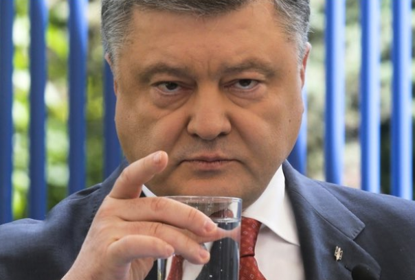 Порошенко может дальше воровать и грабить Порошенко может дальше воровать и грабить