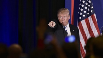 Трамп ждет извинений от прессы и разведки за "компромат о связях с Россией"