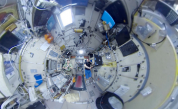 Каша из сапога: видео 360 от RT о том, как приготовить завтрак в космосе