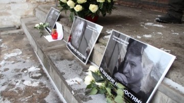 Более 500 человек прошли шествием в Москве в память о Маркелове и Бабуровой