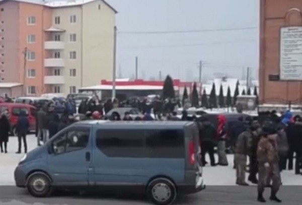 На западе Украины бушует война... за янтарь