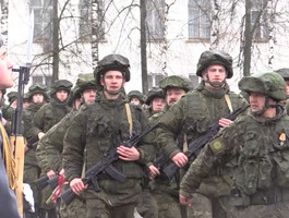 Российских сапёров торжественно встретили в Подмосковье после операции в Алеппо