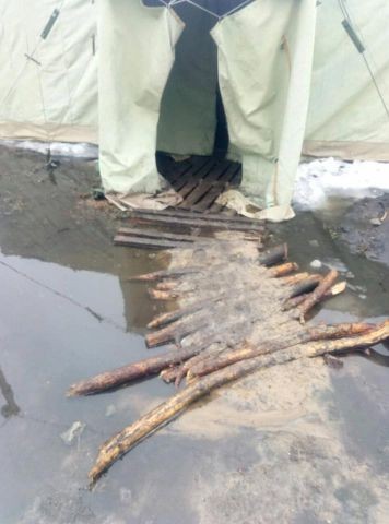 АТОшники прозябают по колено в воде, завидуют ополченцам и молят о поддонах АТОшники прозябают по колено в воде, завидуют ополченцам и молят о поддонах