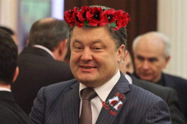 Украинские власти хотят спилить с памятника Родине-матери герб СССР