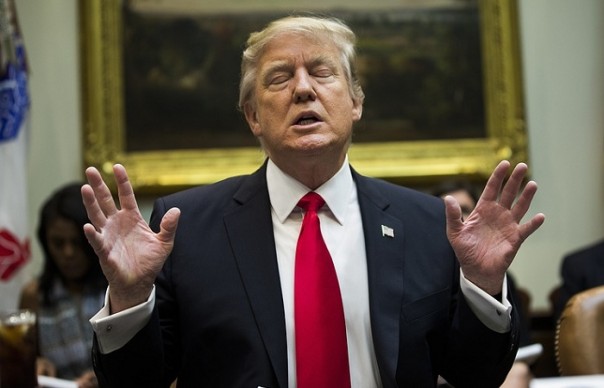 На поклон к Трампу: глава фискальной службы опередил Порошенко