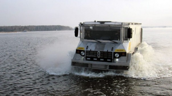 Российский вездеход-амфибия «Бурлак» выехал на первые испытания