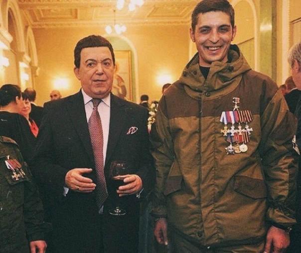 За что у Гиви столько наград? За что у Гиви столько наград?