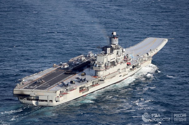 Командир "Адмирала Кузнецова" объяснил, почему крейсер дымит