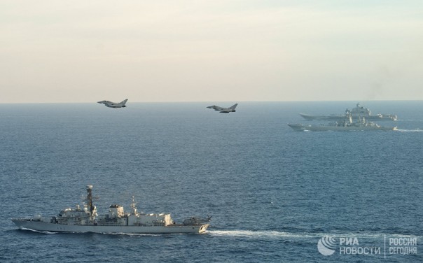 Командир "Адмирала Кузнецова" объяснил, почему крейсер дымит