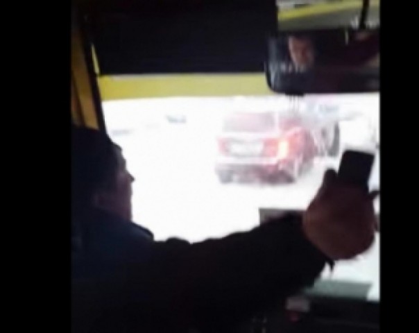 "Лучше бы тебя пристрелили!" - водитель киевской маршрутки отказался бесплатно везти "героя АТО"