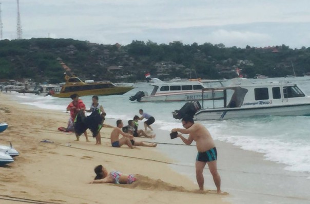 В Сети сделали подборку фото бойфрендов, фотографирующих подруг В Сети сделали подборку фото бойфрендов, фотографирующих подруг