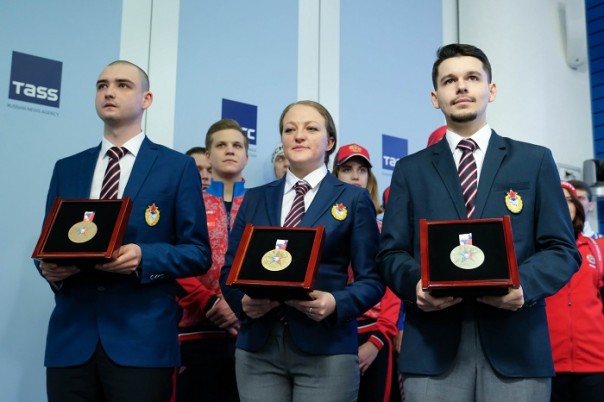 «Красный, синий — самый сильный!». В Москве состоялась презентация официальной формы российской сборной на Всемирных военных играх 2017 «Красный, синий — самый сильный!». В Москве состоялась презентация официальной формы российской сборной на Всемирных военных играх 2017