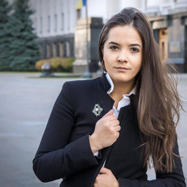 Энергетика Украины теперь под надзором 27-летней брюнетки