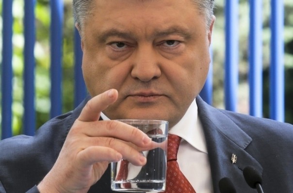 Порошенко начал вывозить богатства и готовиться к бегству