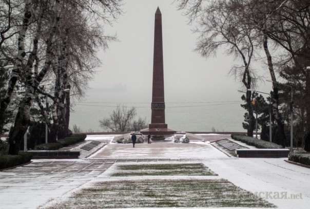 Возложение цветов к памятнику Неизвестному матросу в Одессе было сорвано
