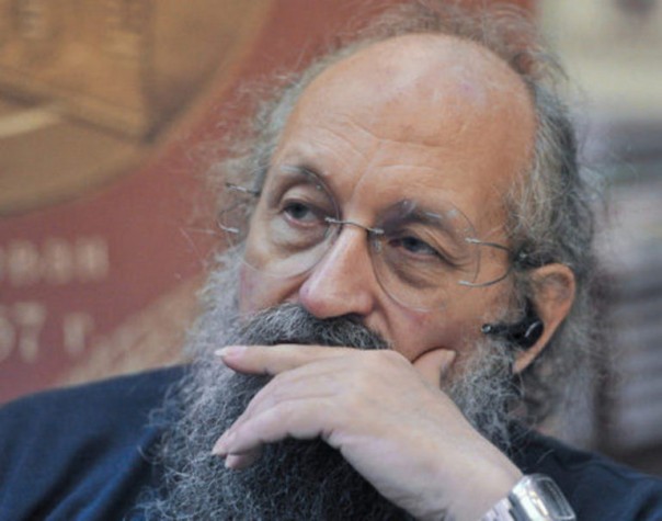 Анатолий Вассерман. "Чиновники играют цифрами, сея разруху и вымирание"