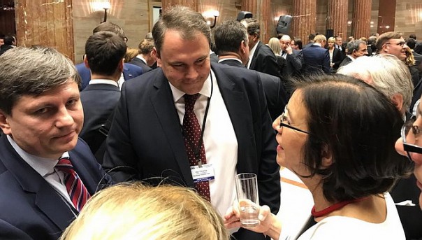 Скандал: Геращенко и представитель Порошенко пили шампанское с вице-спикером Госдумы