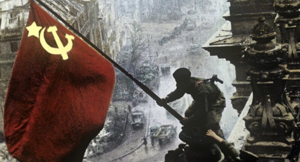 Мы скоро вернёмся. Над оккупированным Донбассом взвилось красное знамя Победы