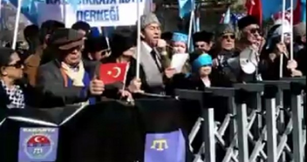 У российского посольства в Анкаре прошла акция протеста