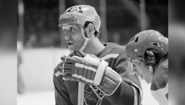 Скончался знаменитый хоккеист Владимир Петров