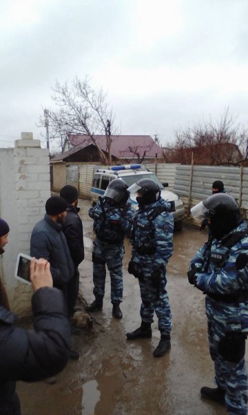 В Крыму российские силовики задержали 20 человек во время обыска по делу «хизбов»