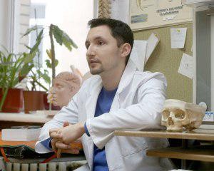 Хирург "АТО" Игорь Курилец рассказал об отношении медиков Мариуполя к ВСУ Хирург "АТО" Игорь Курилец рассказал об отношении медиков Мариуполя к ВСУ