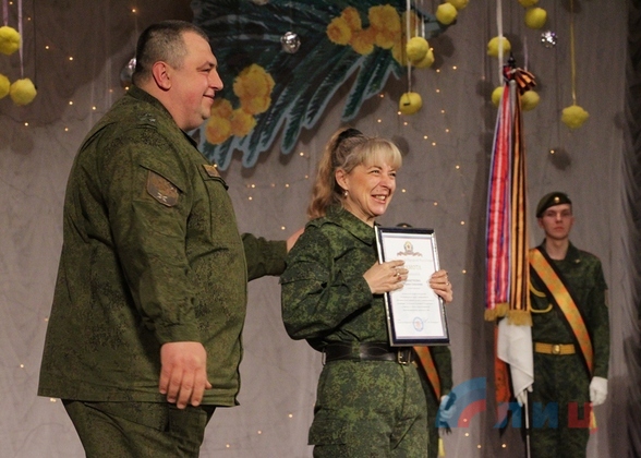 Поздравление женщин военнослужащих с "Международным Женским днем" от Главы ЛНР и командования НМ ЛНР Поздравление женщин военнослужащих с "Международным Женским днем" от Главы ЛНР и командования НМ ЛНР