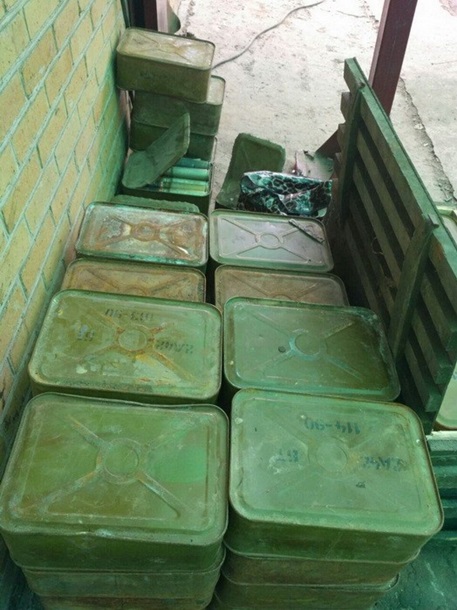 Тоже в шахтах нашли. На Украине арсеналы оружия обнаруживают то тут, то там... ежедневно