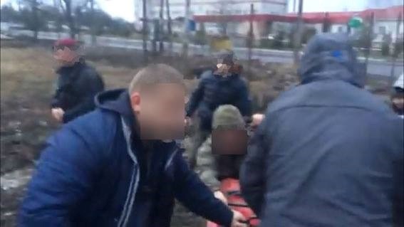 Новости Янтарной Народной Республики: Под Ровно копатели янтаря грозили копам расправой