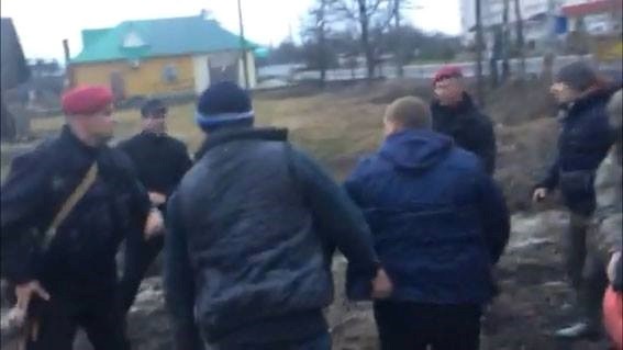 Новости Янтарной Народной Республики: Под Ровно копатели янтаря грозили копам расправой