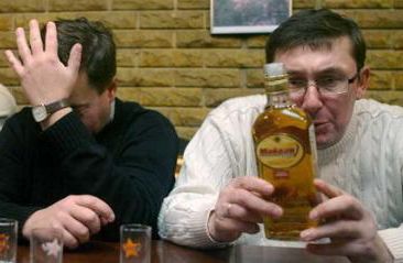 Алкоголизм разрушает мозг Юрия Луценко вслед за печенью