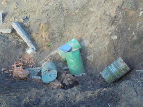 На Черниговщине найдены залежи бочек с неизвестными ядохимикатами
