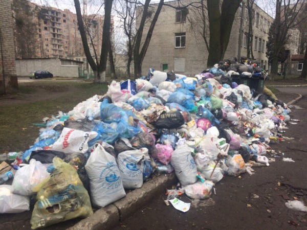 С уборкой мусора во Львове я поспешил