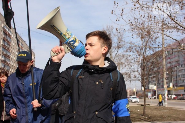В Запоре устроили шествие в честь дохлого свинберга В Запоре устроили шествие в честь дохлого свинберга