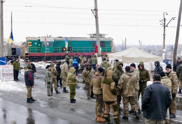 Порошенко руками радикалов хочет отдать Донбасс России и согнуть Ахметова - Марков
