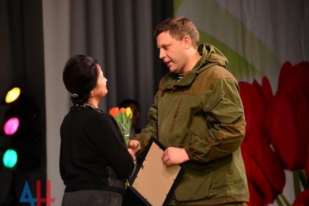 Глава ДНР поздравил жительниц Республики с наступающим праздником 8 Марта Глава ДНР поздравил жительниц Республики с наступающим праздником 8 Марта