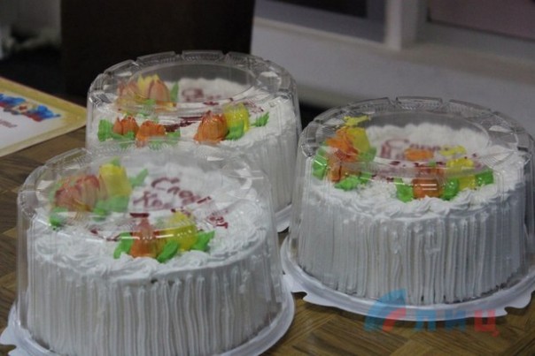 Спортивный конкурс "А ну-ка, девушки!" состоялся в Луганске в Международный женский день 