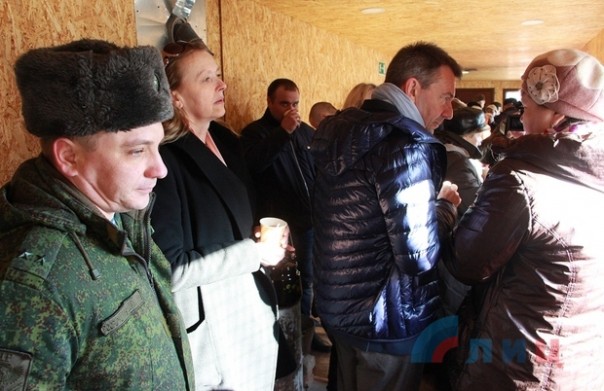 Сводка от НМ ЛНР 9 марта 2017. Президент Международного Комитета Красного Креста Петер Маурер посетил пункт пропуска ЛНР у Станицы Луганской