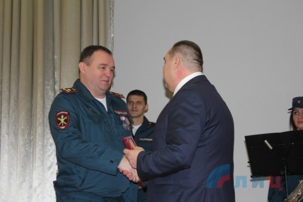 Сводка от НМ ЛНР 9 марта 2017. Президент Международного Комитета Красного Креста Петер Маурер посетил пункт пропуска ЛНР у Станицы Луганской