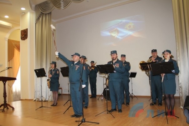 Сводка от НМ ЛНР 9 марта 2017. Президент Международного Комитета Красного Креста Петер Маурер посетил пункт пропуска ЛНР у Станицы Луганской