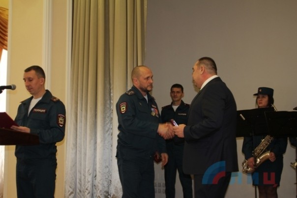 Сводка от НМ ЛНР 9 марта 2017. Президент Международного Комитета Красного Креста Петер Маурер посетил пункт пропуска ЛНР у Станицы Луганской