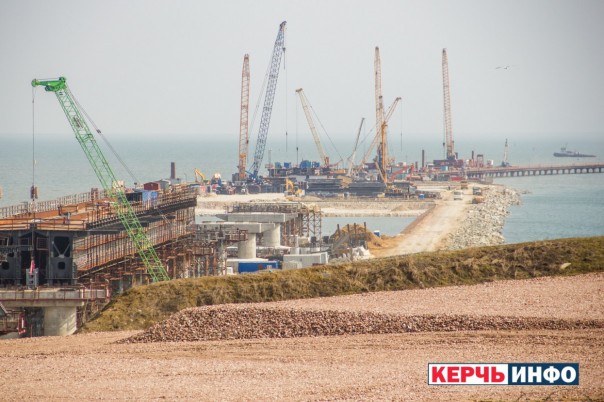 Сети появились свежие фотографии строительства Керченского моста Сети появились свежие фотографии строительства Керченского моста