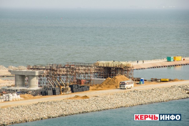 Сети появились свежие фотографии строительства Керченского моста Сети появились свежие фотографии строительства Керченского моста
