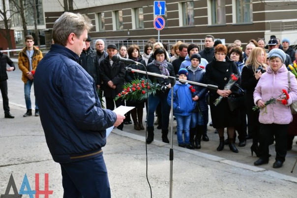 Сводка от МО ДНР 15 марта 2017. Укрофашисты за сутки обстреляли 17 населенных пунктов ДНР, погиб один военнослужащий и один мирный житель, один ранен