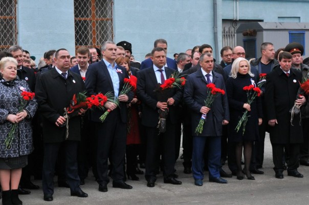 "Крым - Россия. Навсегда!". Главы ДНР Александр Захарченко и ЛНР Игорь Плотницкий в Крыму